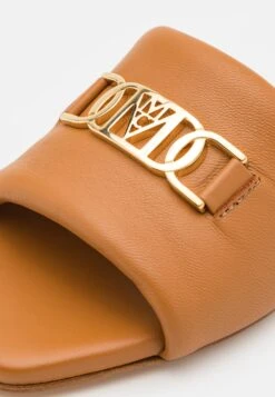 MCM Travia Slide - Sandalias Planas - Cognac -Hava Tienda de ventas 067a71c57ec4429d89b7512be6bbfb1d