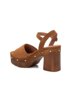 Carmela Zuecos - Camel 8 Carmela Zuecos - Camel -Hava Tienda de ventas 1a05bb645be14d8eb1920a3791b71b05