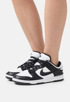 Los recién llegados 1 Nike Sportswear Dunk Twist - Zapatillas - Black/White