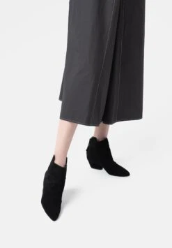 L37 Feel My Needs - Botines Bajos - Black