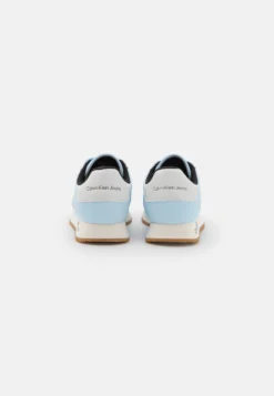 Calvin Klein Jeans Retro Runner Soft - Zapatillas - Chambray Sky/Black/Creamy 9 Calvin Klein Jeans Retro Runner Soft - Zapatillas - Chambray Sky/Black/Creamy -Hava Tienda de ventas 6a1b8cfb2a0a46bd9be0d0b96d87a25b scaled