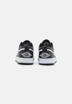 Wmns Air Jordan 1 Low 365 - Zapatillas - Black/White 9 Wmns Air Jordan 1 Low 365 - Zapatillas - Black/White -Hava Tienda de ventas 77662285f113476fa6eae3987cb3511e scaled