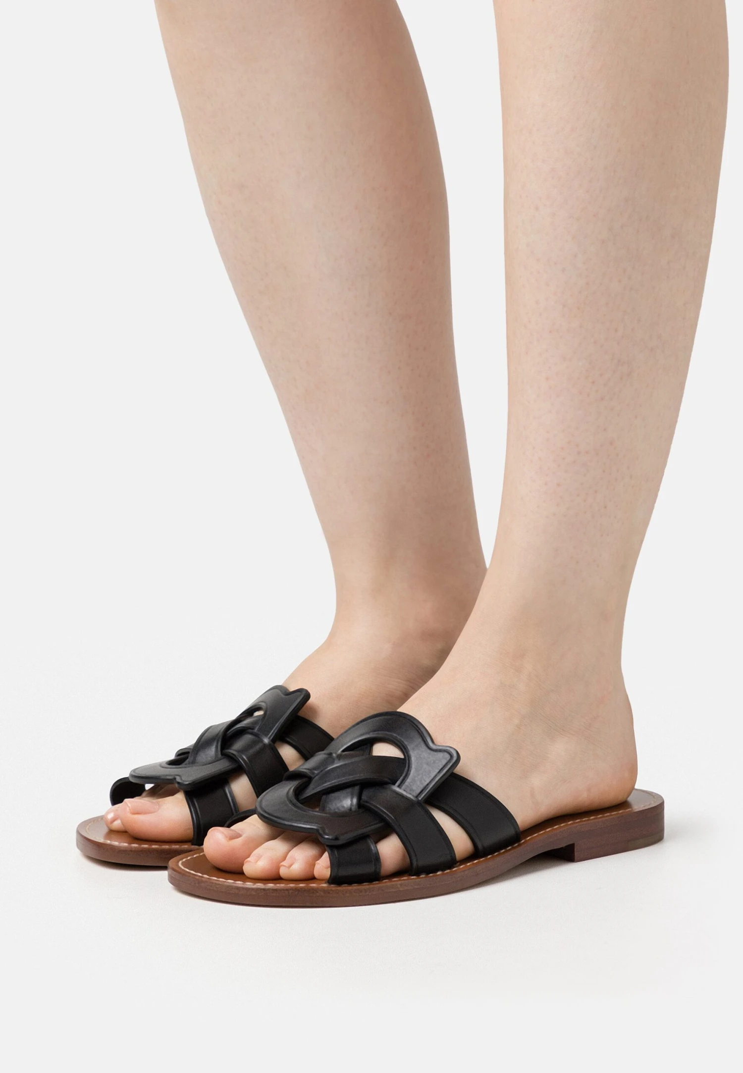 Coach Issa- Sandalias Planas - Black 1 Coach Issa- Sandalias Planas - Black