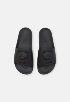 MOSCHINO Chanclas De Baño - Nero 11 MOSCHINO Chanclas De Baño - Nero -Hava Tienda de ventas 7f84d65993a24832ac6e8a3824e63626 scaled