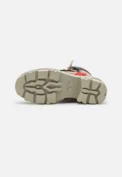 MSGM Hiking Boots - Botines Con Cordones - Ecru/Red -Hava Tienda de ventas 8a0513cf37944f819916fcf5d11bd6b4 scaled