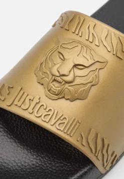 JUST CAVALLI Chanclas De Baño - Gold/Black 13 JUST CAVALLI Chanclas De Baño - Gold/Black -Hava Tienda de ventas 8fe05fd5792c4500b2152f8235687435 scaled