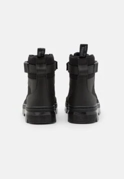 Dr. Martens Combs Tech -8 Eye Boot Unisex - Botines Con Cordones - Black -Hava Tienda de ventas 9f9ca25209f74b6fa32eabe4bf53bce4