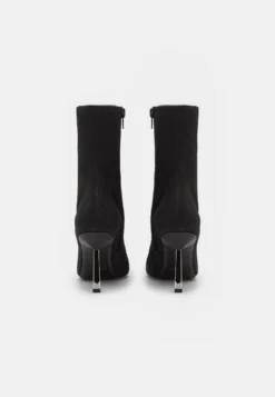 MISBHV Sasha Monogram - Botines - Black -Hava Tienda de ventas a1c8aca2f96f4e51ae2959bb2752ec95 scaled