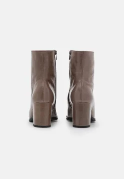 Gabor Botines - Taupe 9 Gabor Botines - Taupe -Hava Tienda de ventas a6ffcd147c154b25a62fdff85ff3f950 scaled