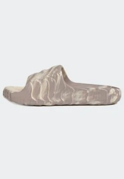 Adidas Originals Adilette 22 Unisex - Chanclas De Baño - Sand Strata/Taupe/Core Black -Hava Tienda de ventas b7ffad15846240eeb0040135eafaa02d