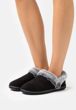 Wide Fit Cozy Campfire - Pantuflas - Black