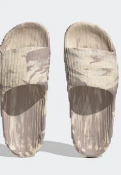 Adidas Originals Adilette 22 Unisex - Chanclas De Baño - Sand Strata/Taupe/Core Black -Hava Tienda de ventas bf8f87d36ea240e7bd70e4b16e0026b8