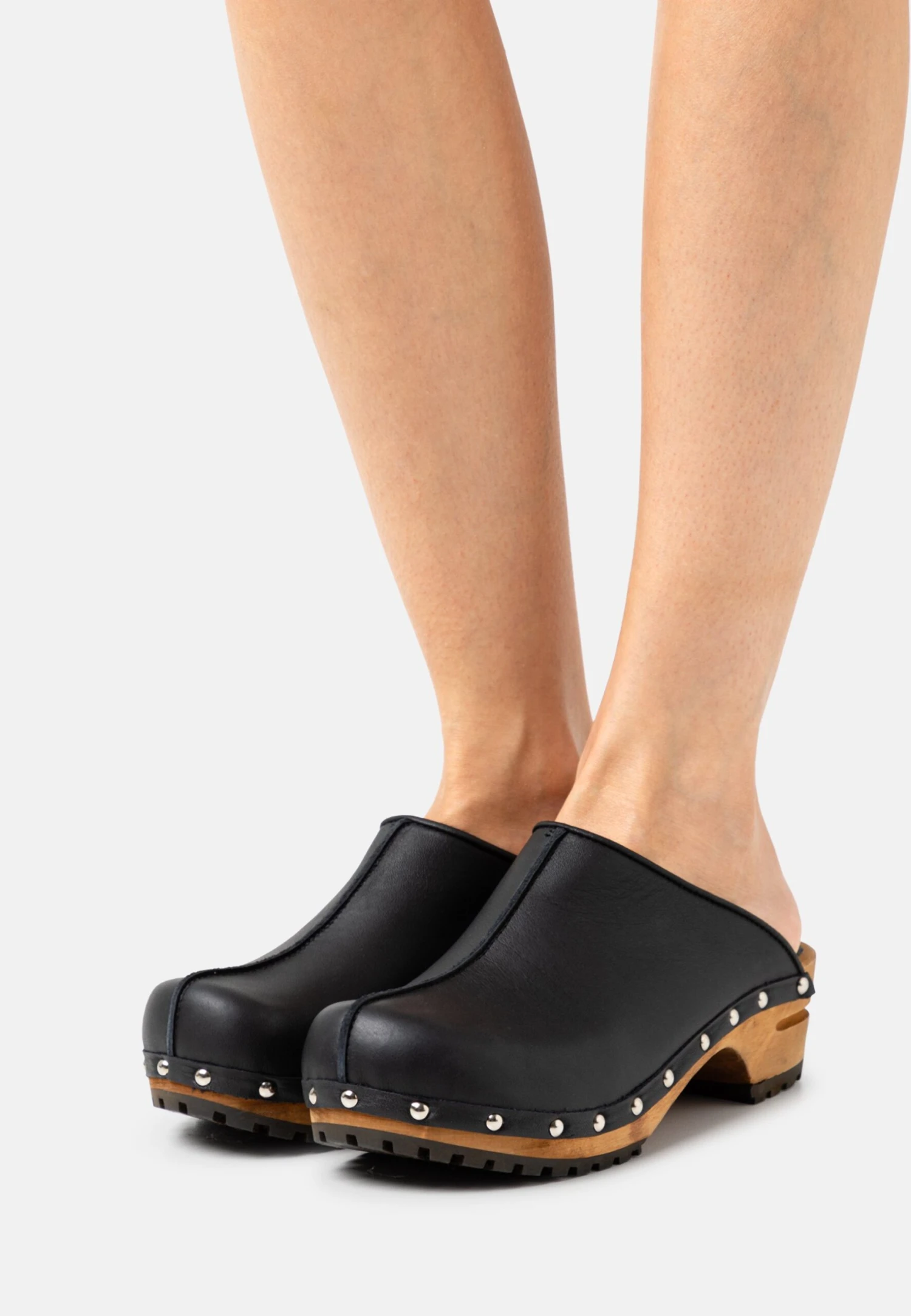 Pavement Mimi - Zuecos - Black 1 Pavement Mimi - Zuecos - Black