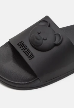 MOSCHINO Chanclas De Baño - Nero 13 MOSCHINO Chanclas De Baño - Nero -Hava Tienda de ventas d10f3b777f4546b98df5ba66ac504618 scaled