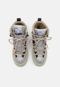 MSGM Hiking Boots - Botines Con Cordones - Ecru/Red -Hava Tienda de ventas dd98bf3b277f42f2af4e179f5136b1dd scaled