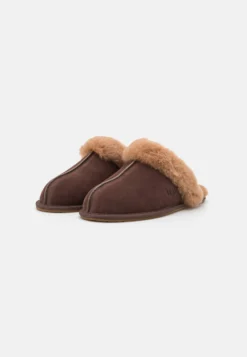 Ugg Scuffette - Pantuflas - Burnt Cedar 8 Ugg Scuffette - Pantuflas - Burnt Cedar -Hava Tienda de ventas e603fb14c4874364b897d4a2c1fade8d scaled