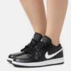 Wmns Air Jordan 1 Low 365 - Zapatillas - Black/White